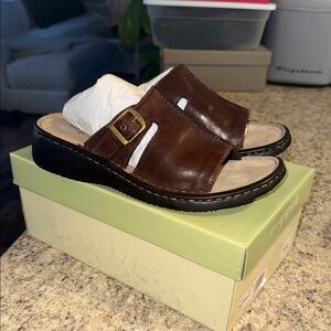 Women’s Brown Sandals